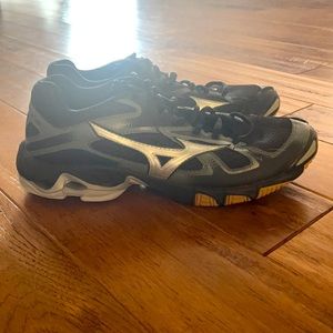 Mizuno Women’s Wave Bolt 5 Volleyball Shoes